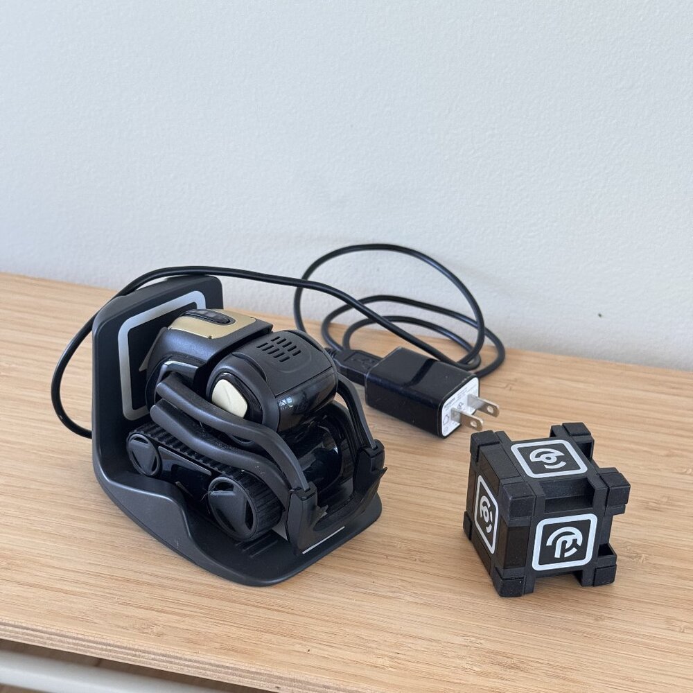 Vector Robot by Anki Facial Recognition Home Robot with Built-in Amazon Alexa